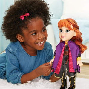 Disney Frozen 2 Dukke Anna med Kappe og Tilbehør 35 cm